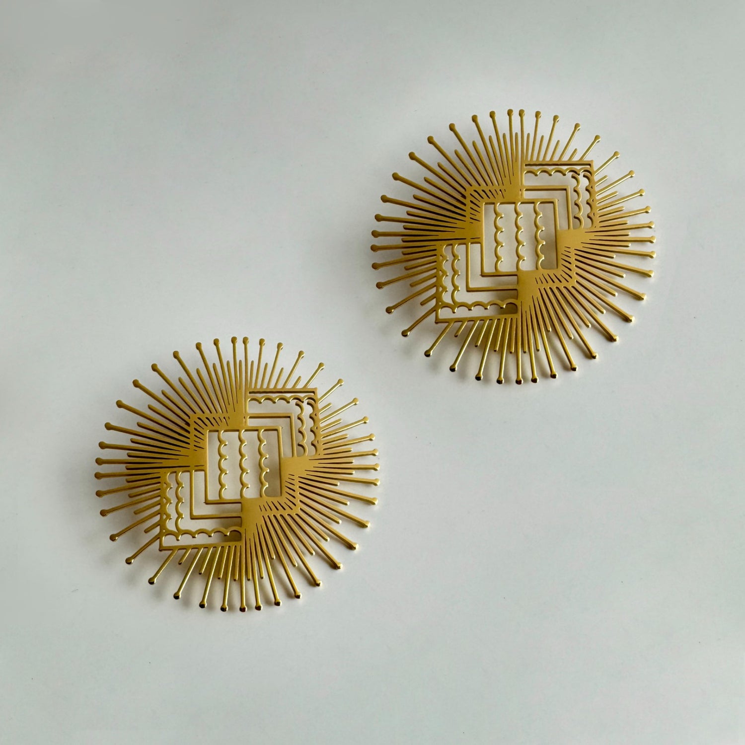 ZVET bisa stud gold plated earring shaped like a sun